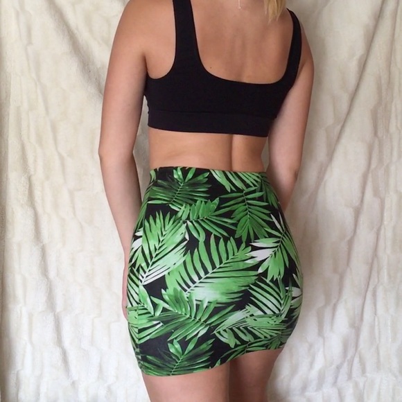 Forever 21 Tropical Print Bodycon Mini Skirt - Picture 4 of 4